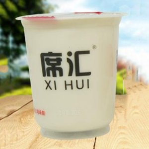 席匯紅棗豆?jié){杯裝豆?jié){